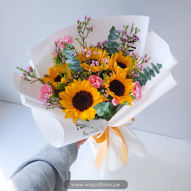 RAMO 5 GIRASOLES CAMILA