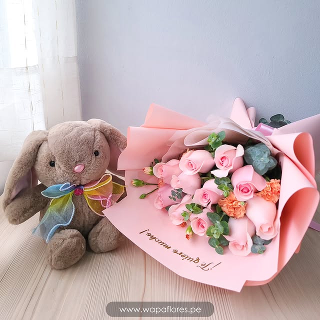 RAMO ROSAS ROSADAS + PELUCHE