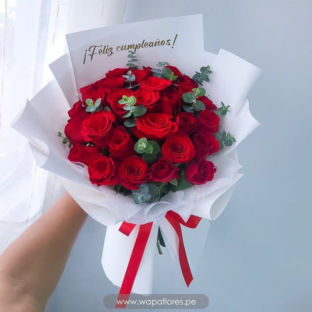 RAMO 24 ROSAS CLASICO